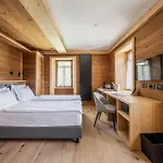 Alpina ***s Hotel 3*