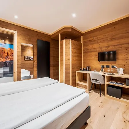 Alpina ***s 3* 科尔蒂纳丹佩佐