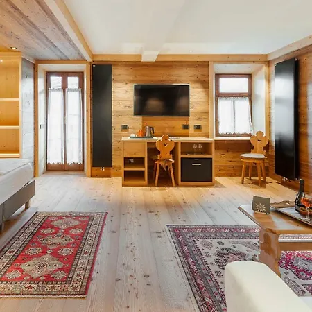 Alpina ***s 科尔蒂纳丹佩佐